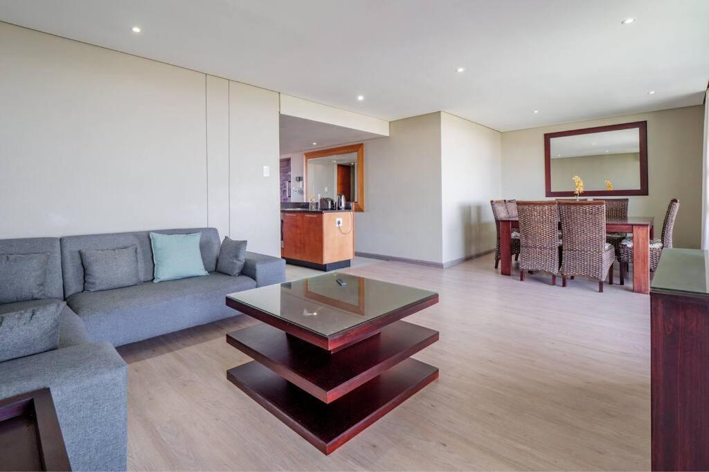 Executive At Ushaka Marine - 95 Spinnaker *